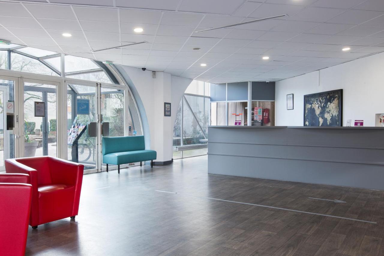 Hotelf1 Cergy Exterior foto