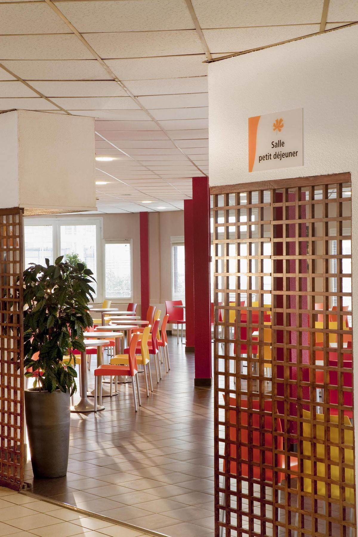 Hotelf1 Cergy Exterior foto