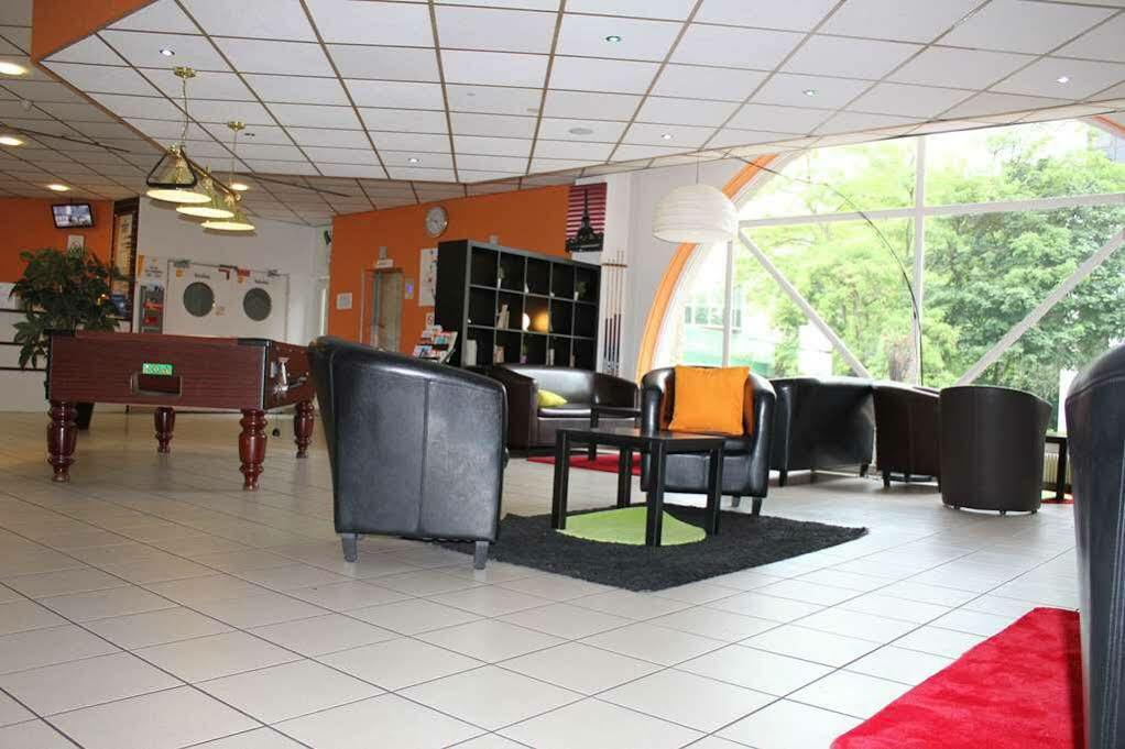 Hotelf1 Cergy Exterior foto