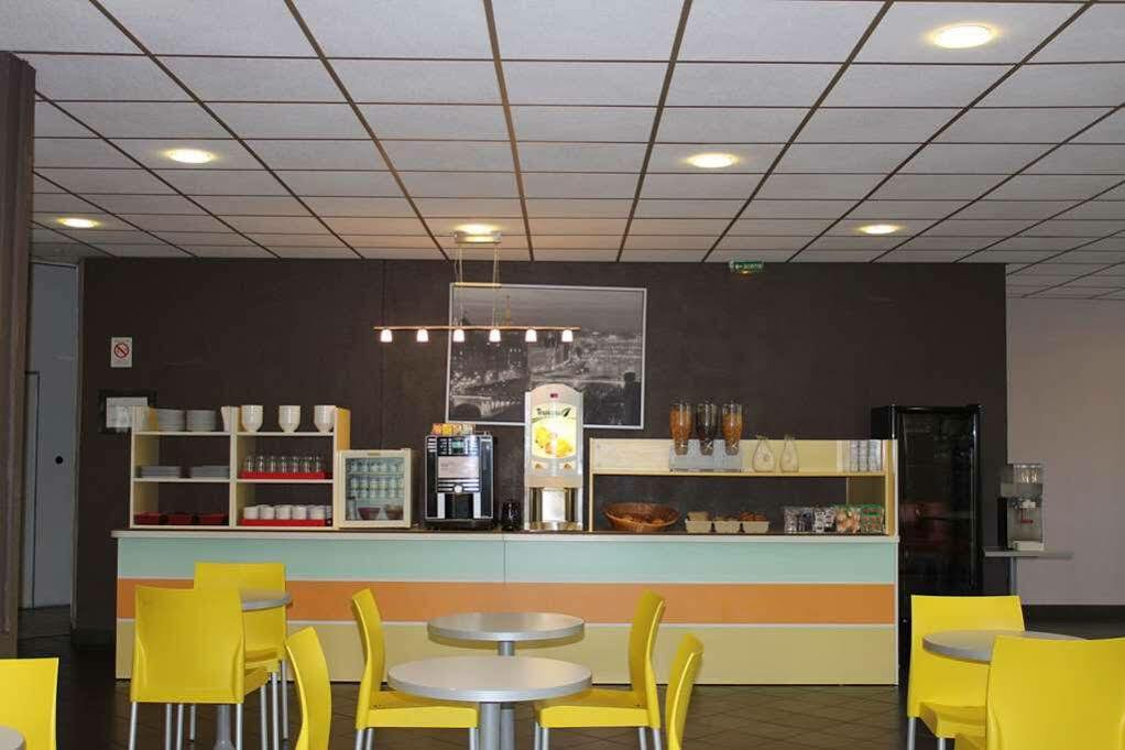 Hotelf1 Cergy Exterior foto